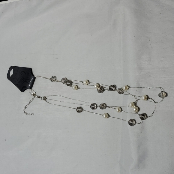 Inter-American Silver Chain cable 3 strand necklace with pearl and clear beads - Picture 3 of 5